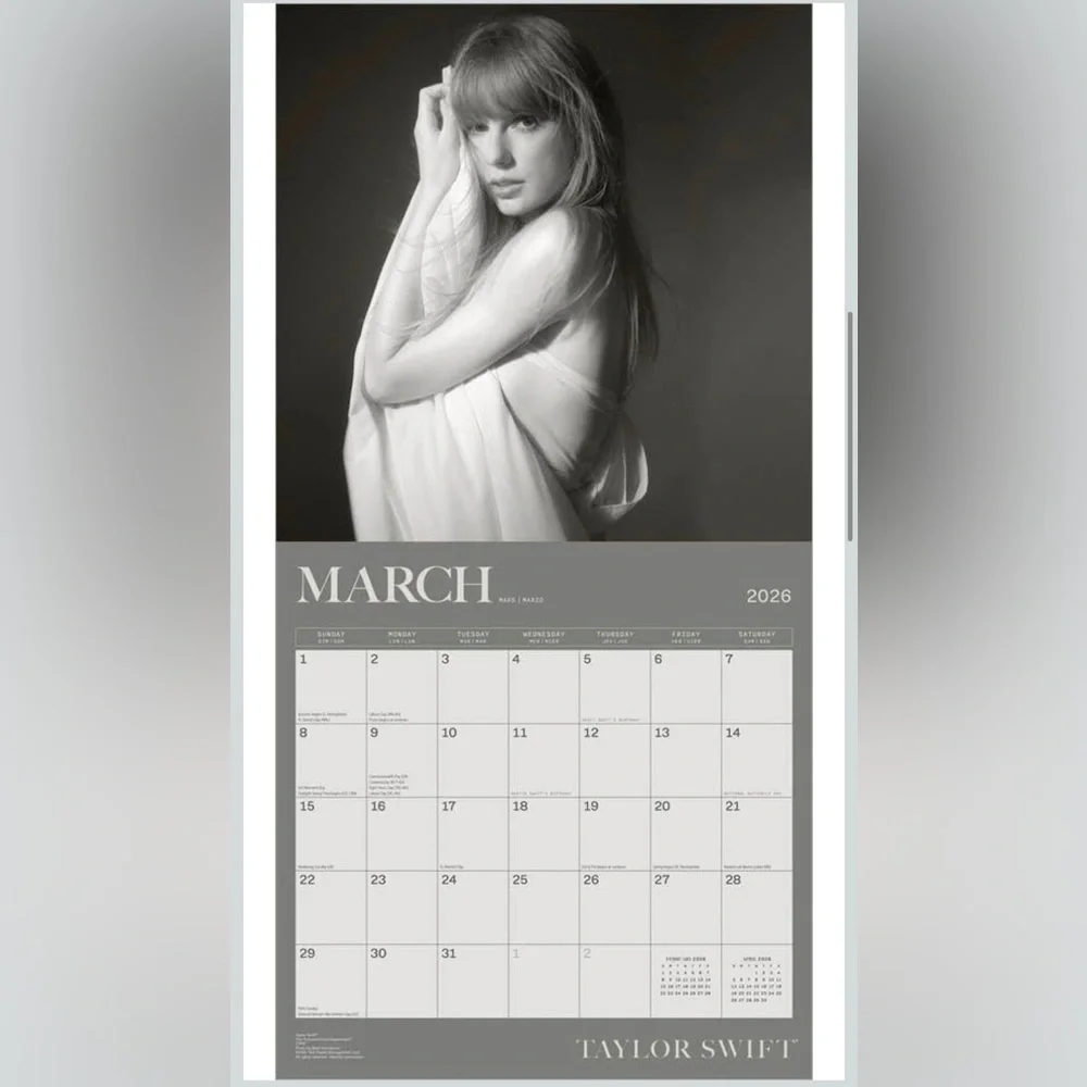 Taylor Swift Official 18 month Calendar with BONUS Photo NWT